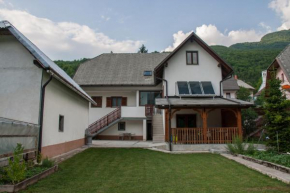 Гостиница Apartmaji Mlekuž, Бовец